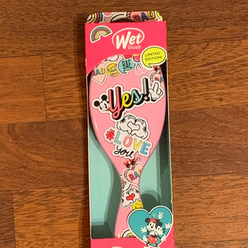 Disney Pink Wet Brush